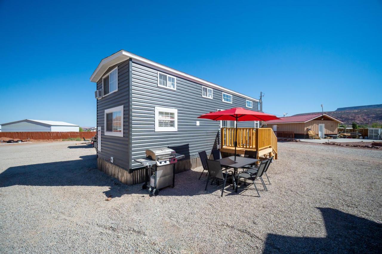 Funstays Glamping Tiny House W Loft - Site 2 Moab Exterior foto